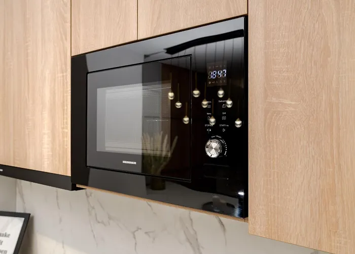 Designer - Ultracentral - Luxury Living *