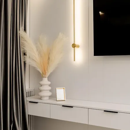 Designer - Ultracentral - Luxury Living *