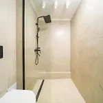 Designer - Ultracentral - Luxury Living *
